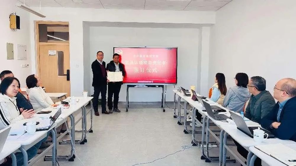 fe0e4eef-3dbb-49fb-beb5-445dbb613d8a fe0e4eef-3dbb-49fb-beb5-445dbb613d8a