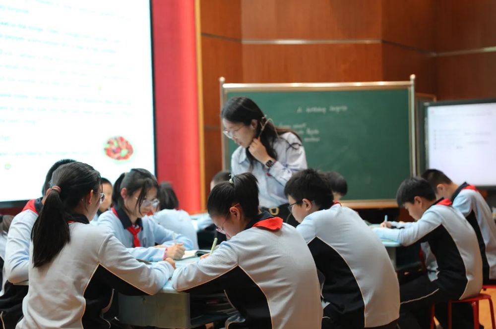 7eda5df3-25b1-4957-9853-2172caaad0eb 7eda5df3-25b1-4957-9853-2172caaad0eb