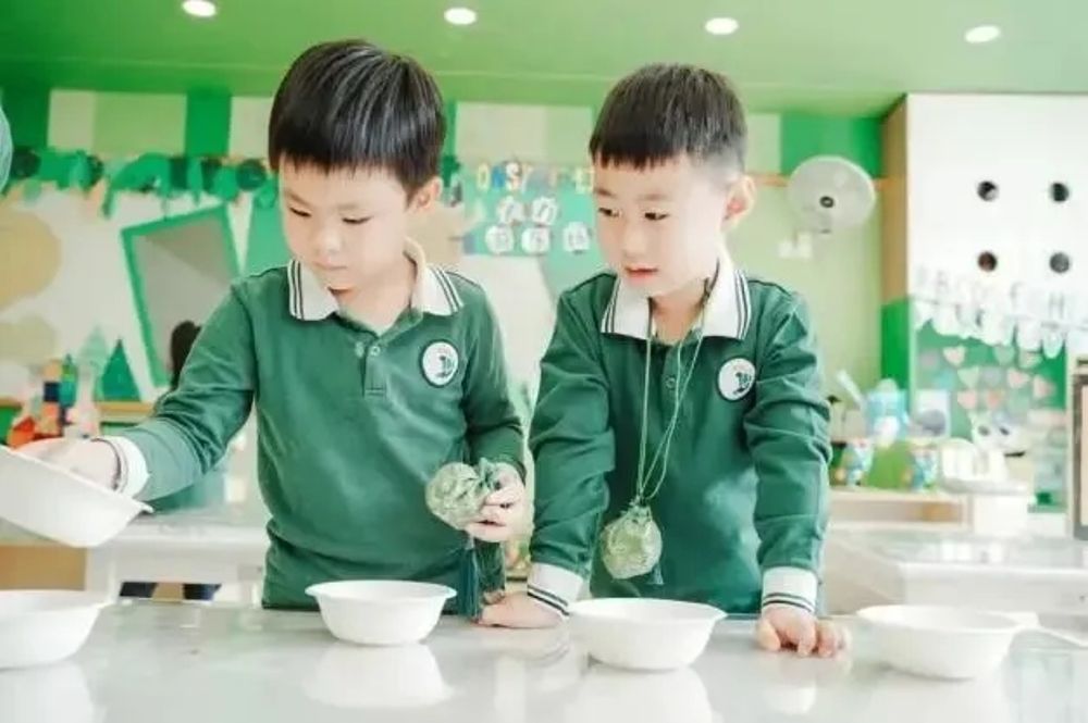 7665d515-d0de-4990-8e42-3b9faa85c406 7665d515-d0de-4990-8e42-3b9faa85c406