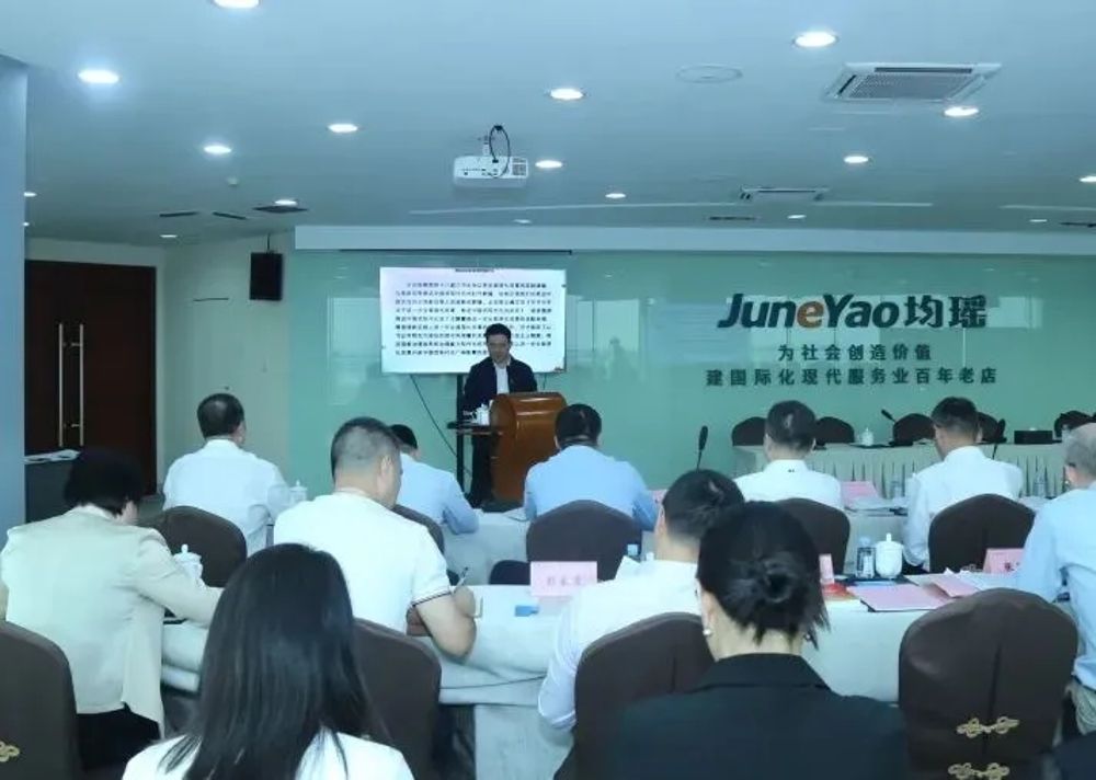 e41c8404-8404-43e5-bb12-aeb069b971d8 e41c8404-8404-43e5-bb12-aeb069b971d8