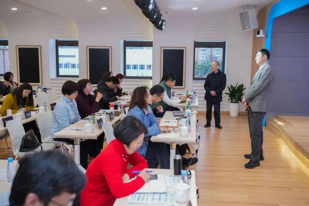 f043e029-2f55-4549-a057-e5ae8a8f34e1 f043e029-2f55-4549-a057-e5ae8a8f34e1