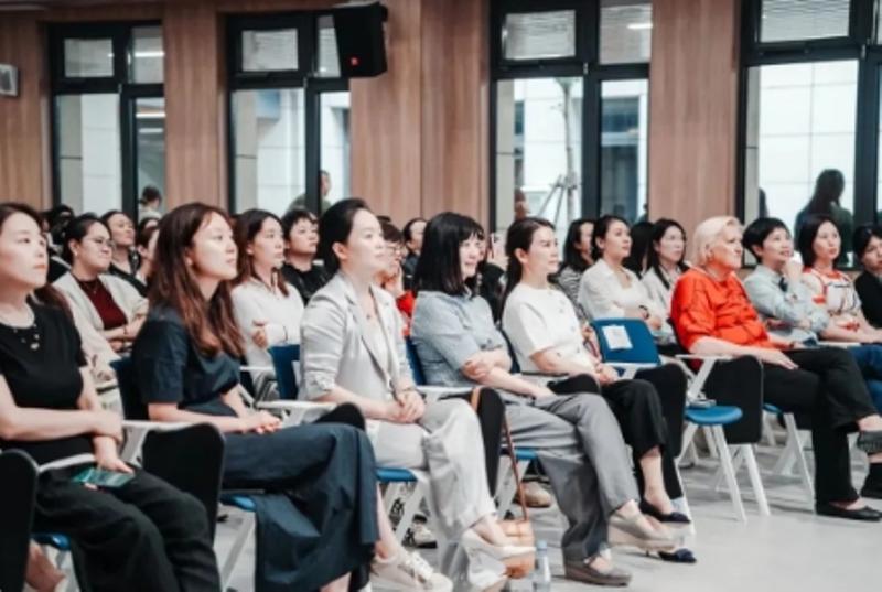 �Ϻ����ٲ�cbin99Сѧ���ʲ�����������һʱ�丰�ٲ�cbin99�׶�԰����������