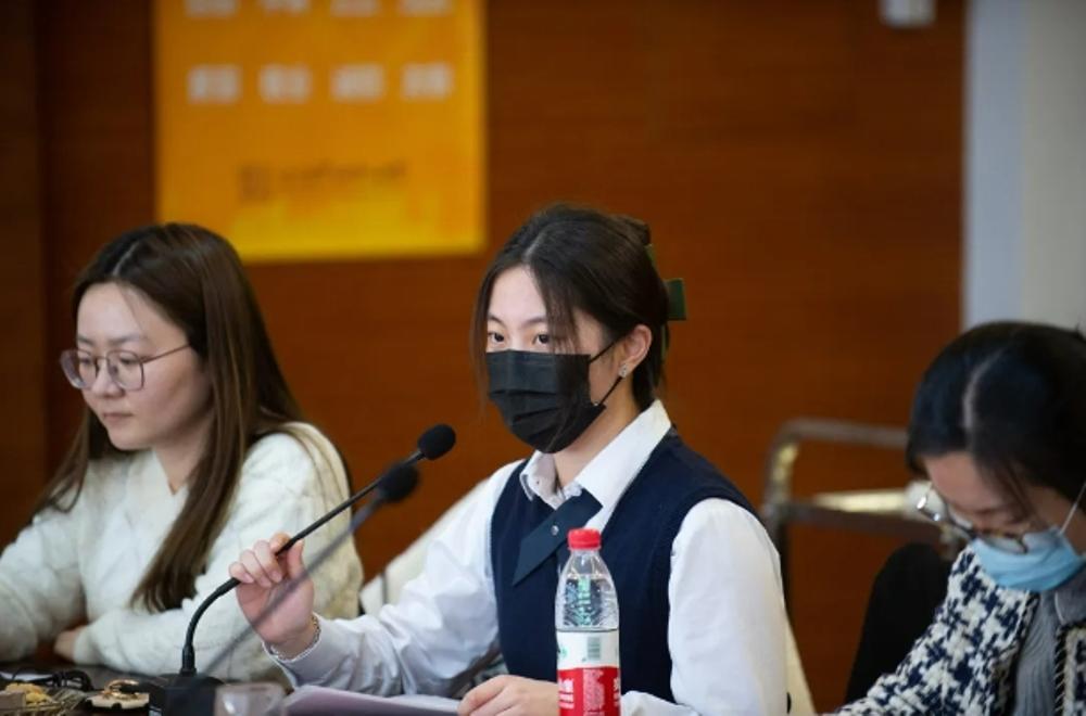 cf658518-bb8b-4192-bdd3-8a19e707dc03