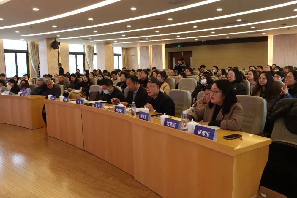 4e6c24f5-10ea-477b-80c5-8f36ceb08f58 4e6c24f5-10ea-477b-80c5-8f36ceb08f58