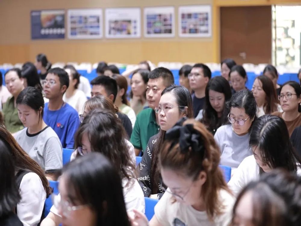 df926f60-0f8b-4228-bde3-7d537fde078d df926f60-0f8b-4228-bde3-7d537fde078d