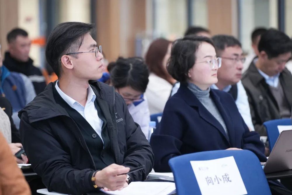 f7a38917-7725-4b9a-a236-db85a9d4fae1 f7a38917-7725-4b9a-a236-db85a9d4fae1